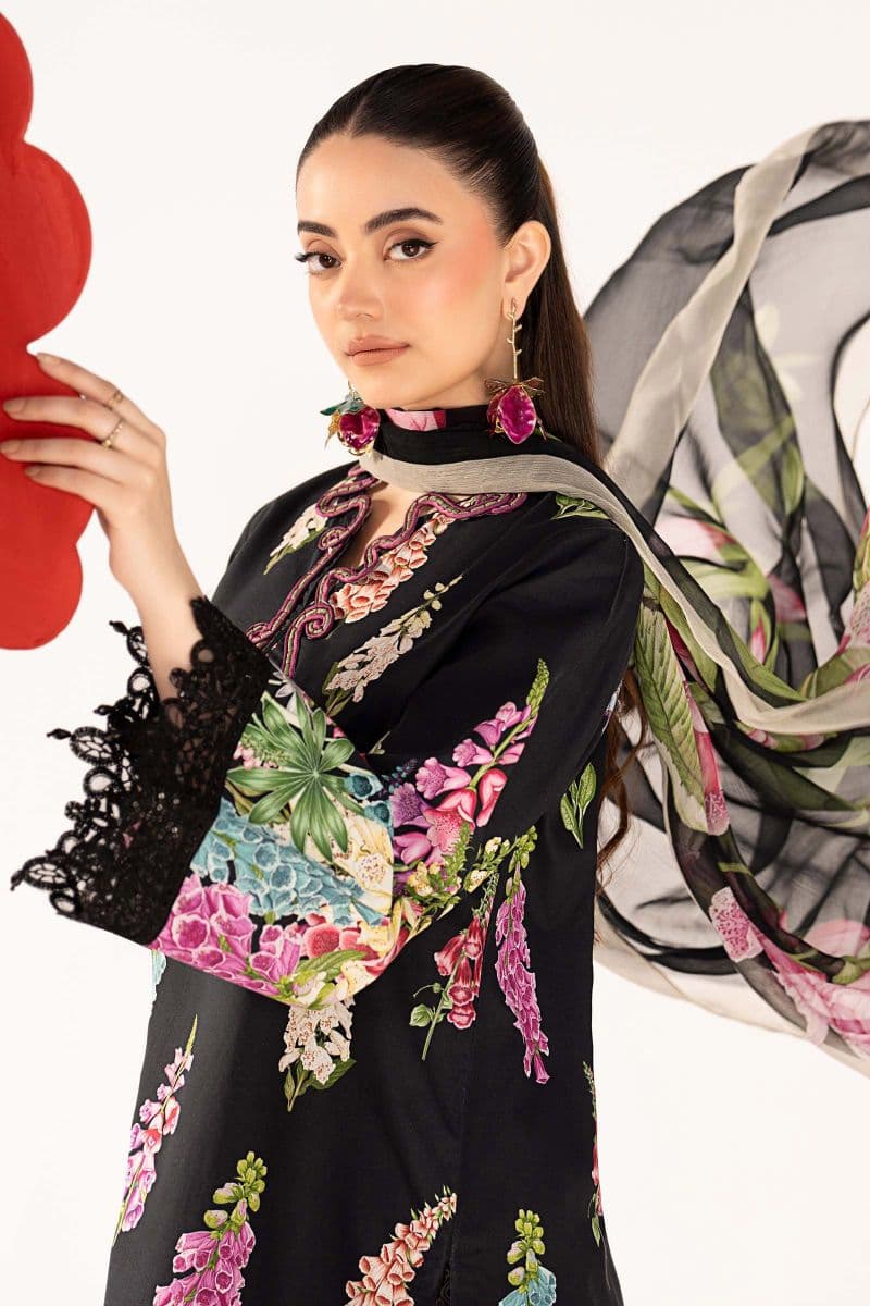 3 Piece Embroidered Lawn Suit thumbnail
