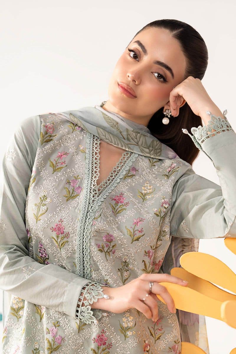 3 Piece Embroidered Lawn Suit thumbnail