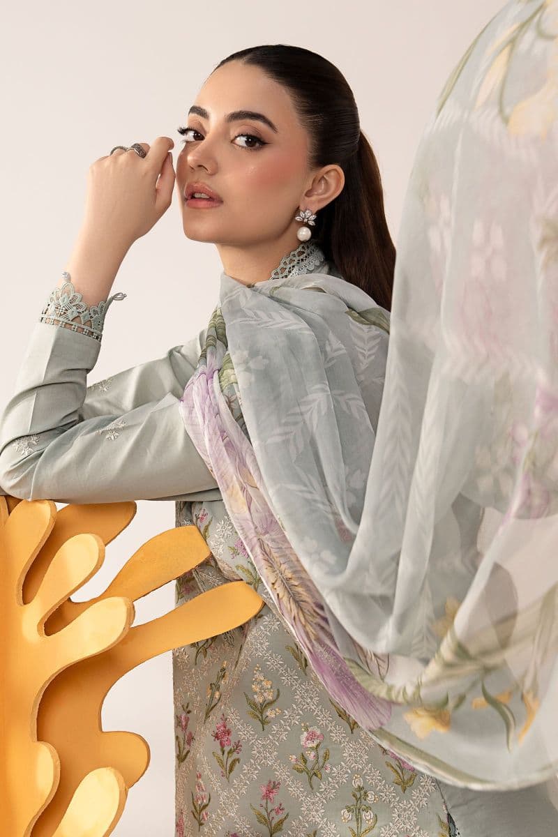 3 Piece Embroidered Lawn Suit thumbnail