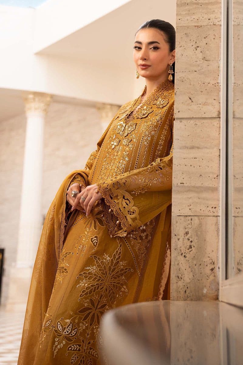 3 Piece Embroidered Lawn Suit thumbnail
