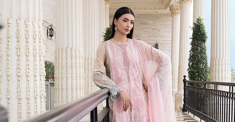 3 Piece Embroidered Lawn Suit thumbnail
