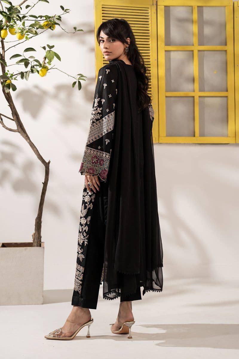 3 Piece Embroidered Lawn Suit thumbnail
