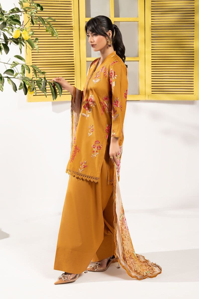 3 Piece Embroidered Lawn Suit thumbnail