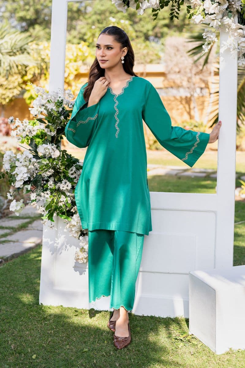 2-PIECE - EMBROIDERED CAMBRIC SUIT