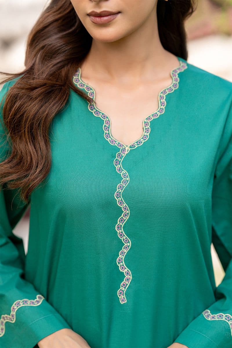 2-PIECE - EMBROIDERED CAMBRIC SUIT