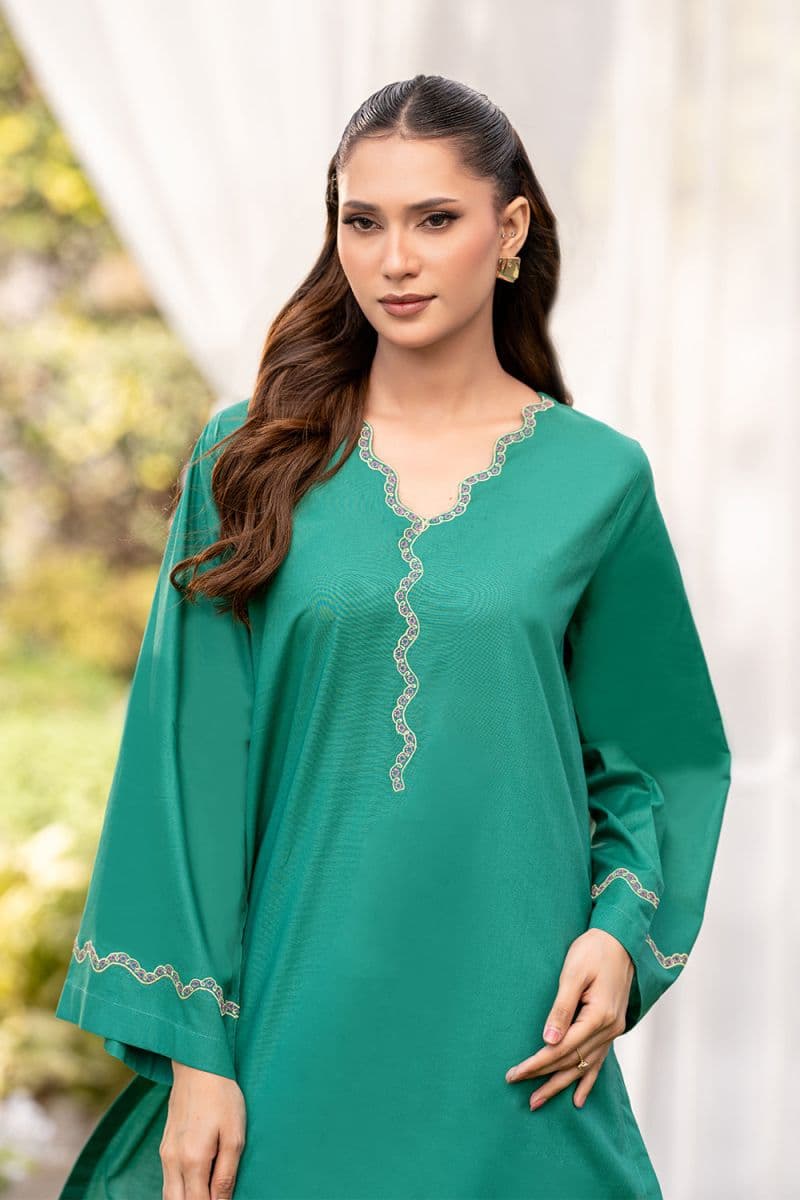 2-PIECE - EMBROIDERED CAMBRIC SUIT