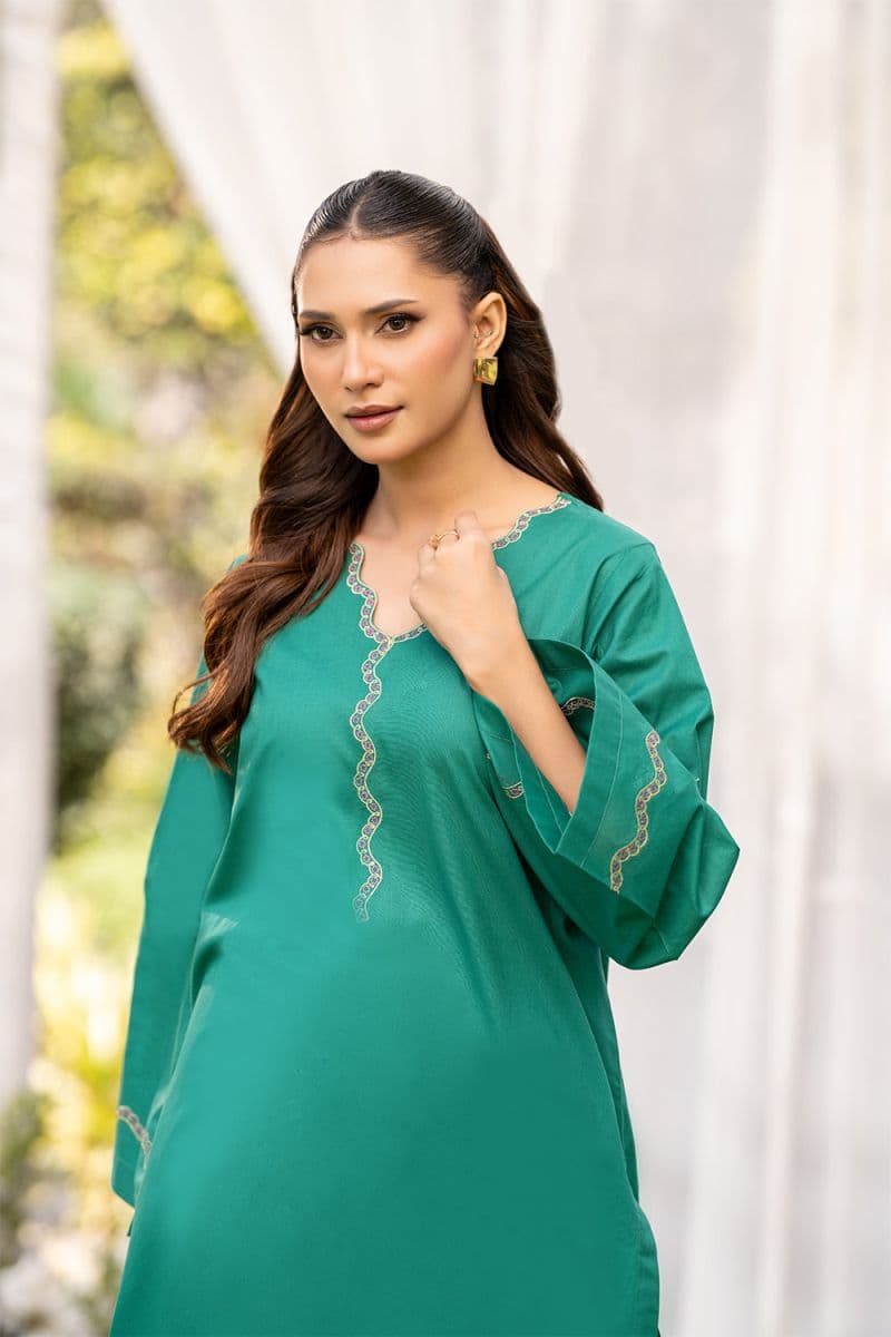 2-PIECE - EMBROIDERED CAMBRIC SUIT