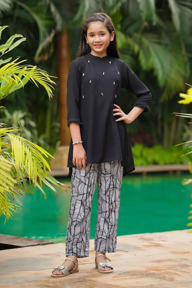 Georgette Hand Work 2 Pc Suit thumbnail
