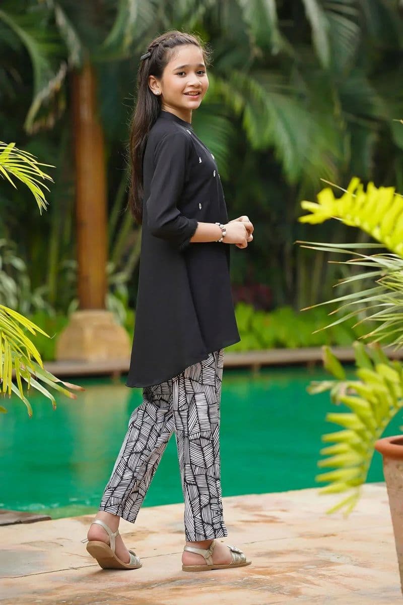 Georgette Hand Work 2 Pc Suit thumbnail