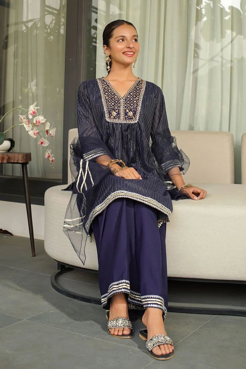 Zari Jacquard Hand Adda Work 3 Pc Suit thumbnail