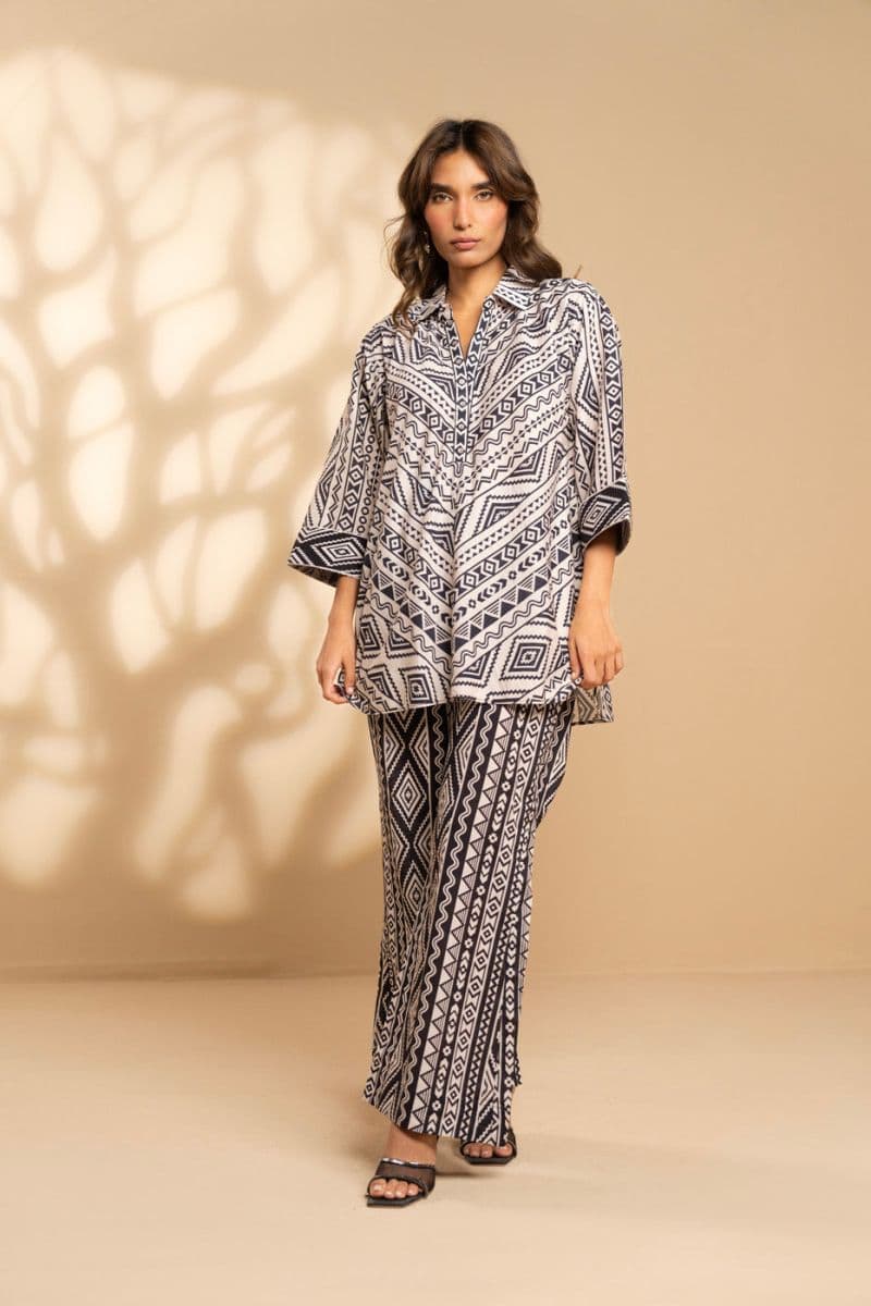 Black/White Printed Ready-to-Wear Shirt thumbnail