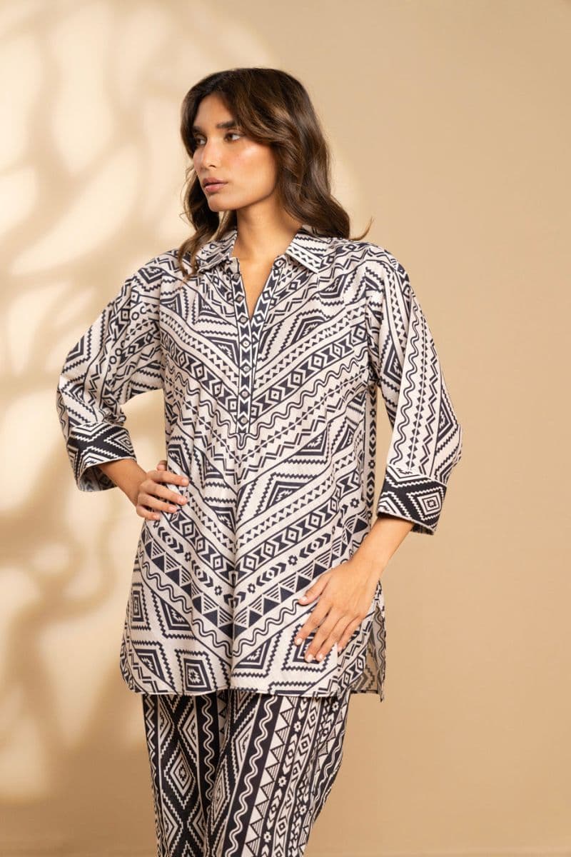 Black/White Printed Ready-to-Wear Shirt thumbnail