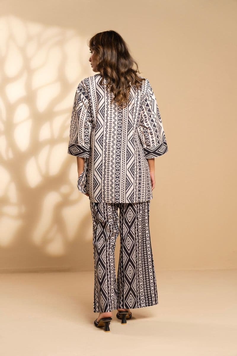 Black/White Printed Ready-to-Wear Shirt thumbnail
