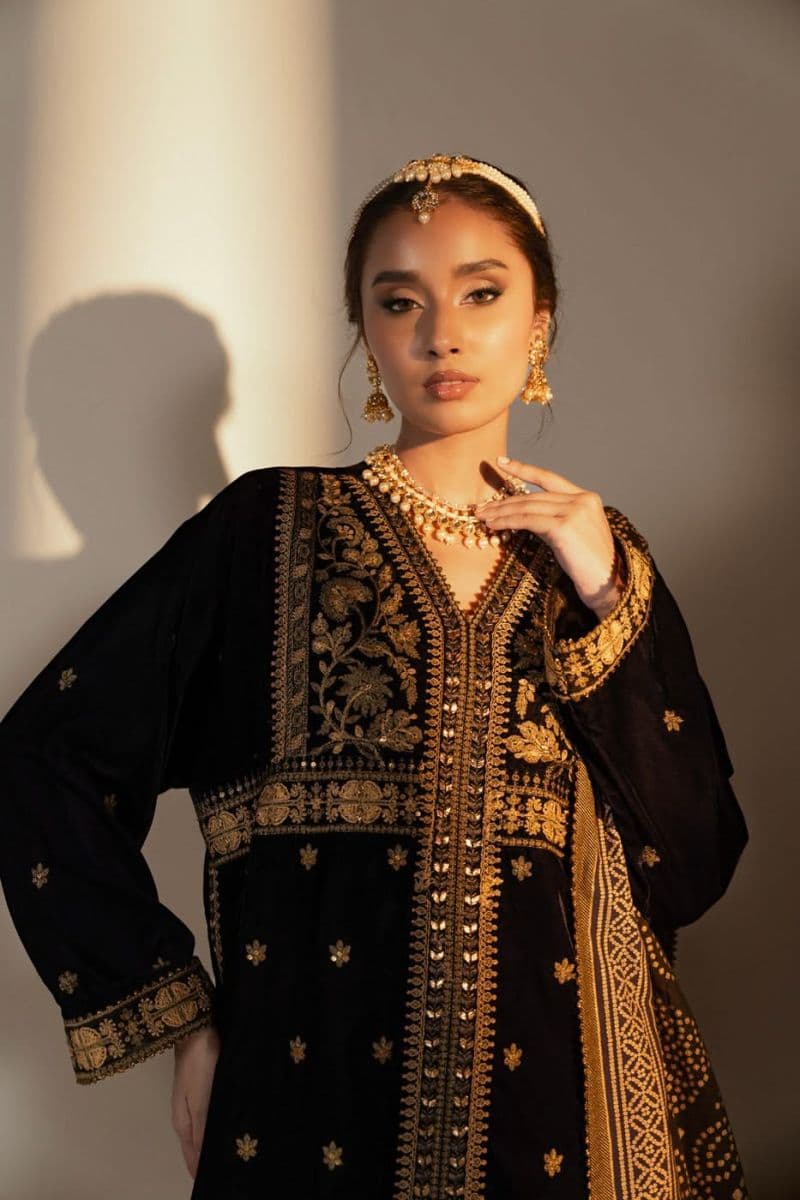 Dark Blue Embroidered Velvet 3 Piece Unstitched Suit thumbnail