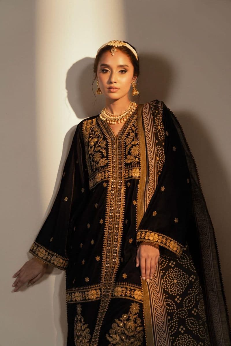 Dark Blue Embroidered Velvet 3 Piece Unstitched Suit thumbnail