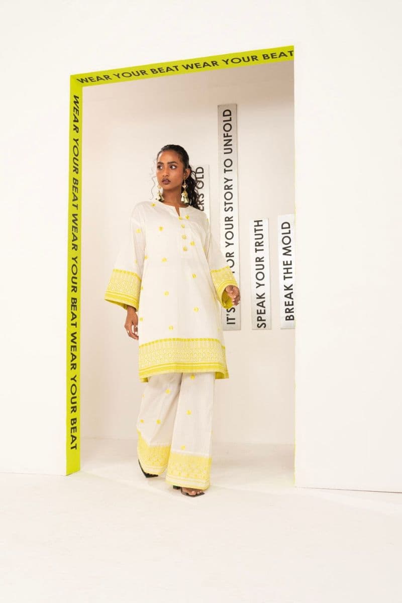 White/Yellow Ready-to-Wear Trouser thumbnail