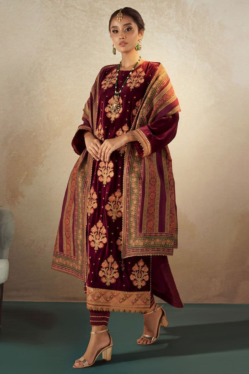 Magenta Embroidered Velvet 3 Piece Unstitched Suit thumbnail