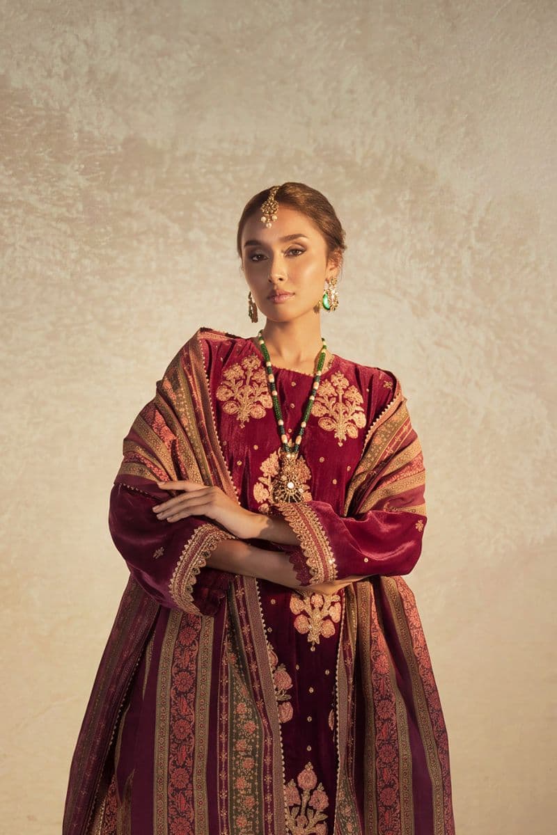 Magenta Embroidered Velvet 3 Piece Unstitched Suit thumbnail