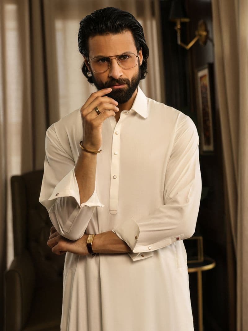 White Kameez Shalwar thumbnail