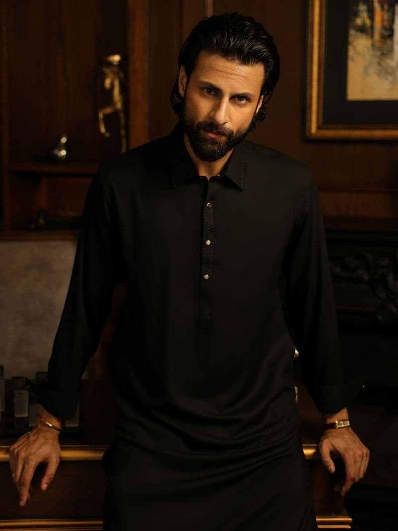 Black Kameez Shalwar thumbnail