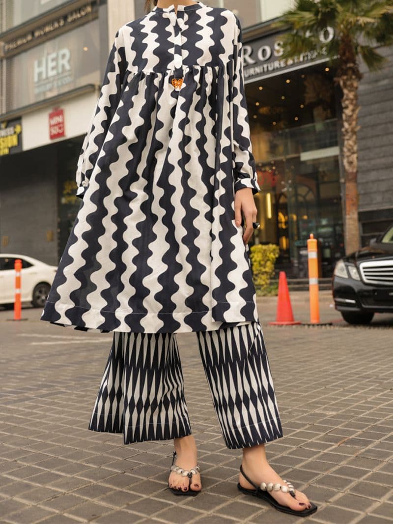 Black White Lawn Kurti thumbnail