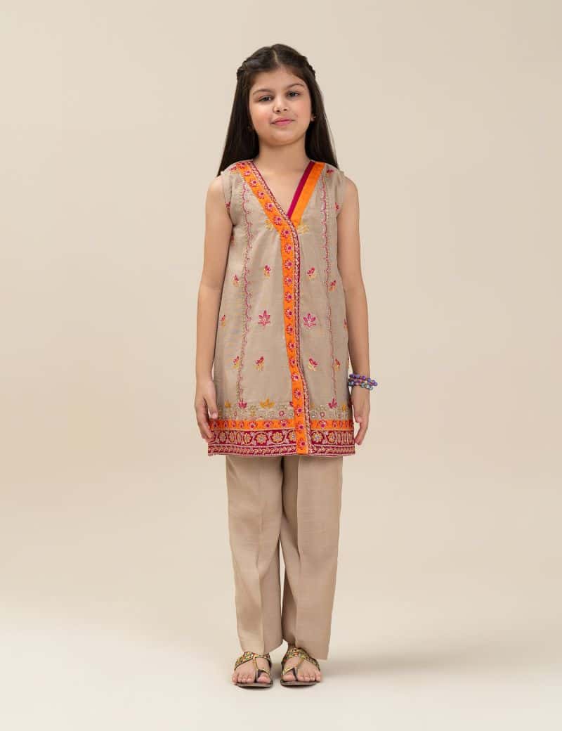 2 PIECE SLEEVELESS ETHNIC EMBROIDERED SUIT