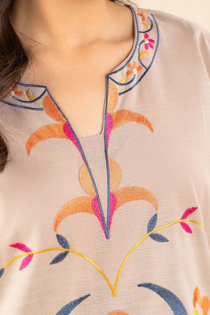 3 PIECE EMBROIDERED SLUB SUIT (PRET) thumbnail