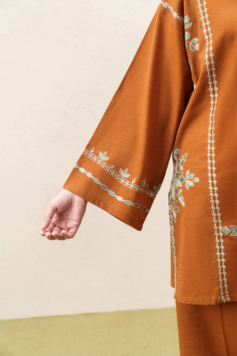 2 PIECE EMBROIDERED SLUB KHADDAR SUIT (PRET) thumbnail