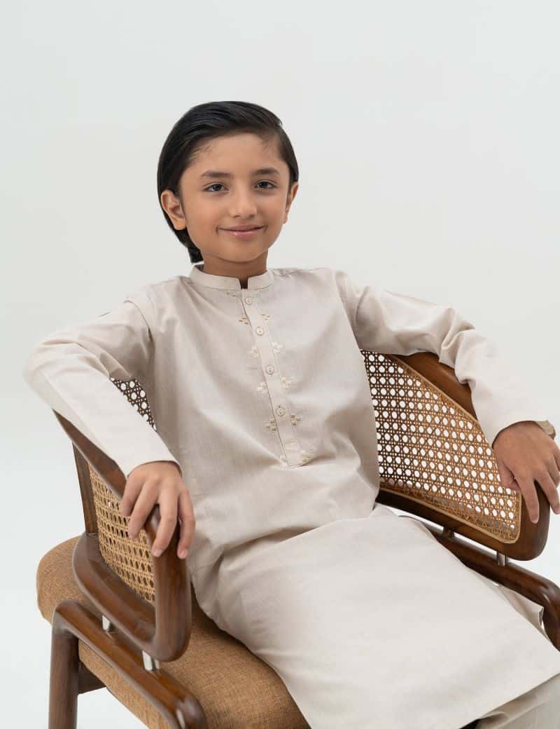 2 PIECE STYLISED SUIT - alternate view