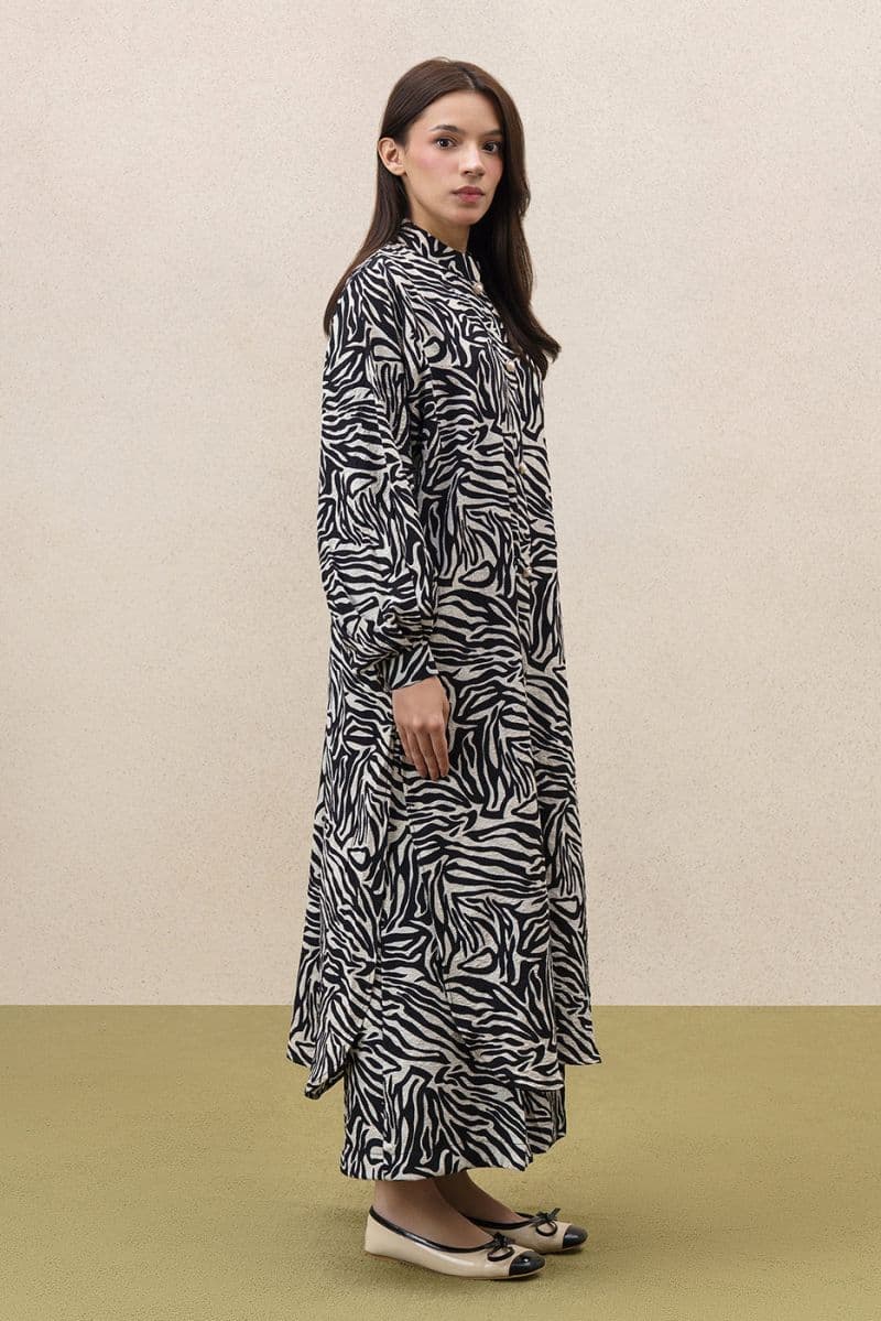 2 Piece Printed Textured Jacquard Suit Pret thumbnail