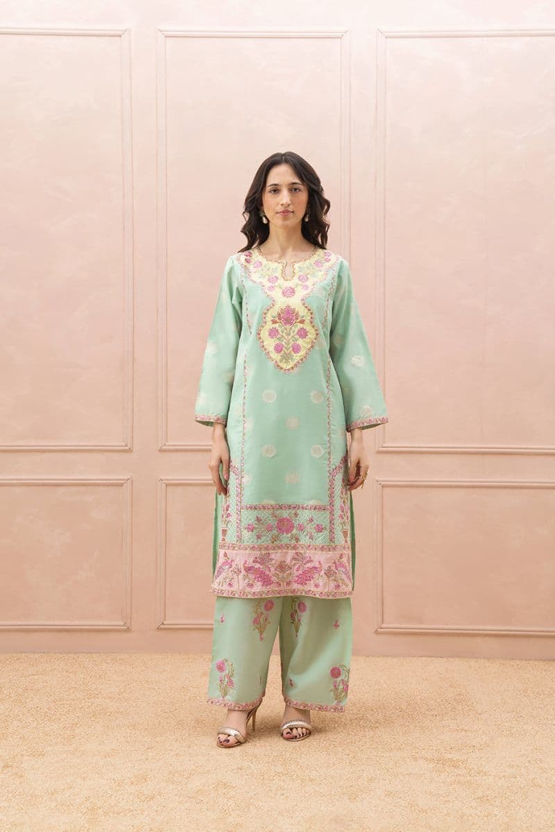 2 Piece Embroidered Zari Jacquard Suit Luxury Pret thumbnail