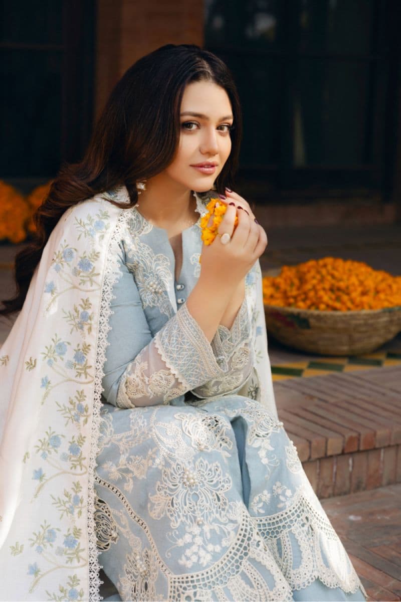 Embroidered Karandi 3 Piece Unstitched Suit thumbnail