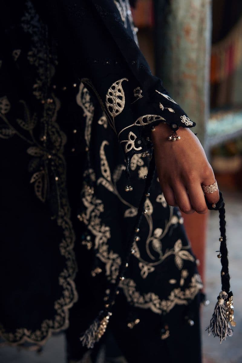 Embroidered Cambric 3 Piece Unstitched Suit thumbnail