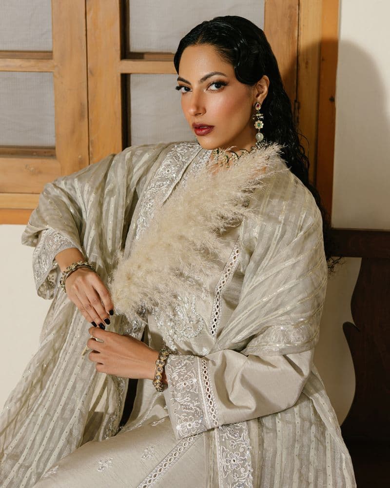 A Soft And Elegant Dusty Hue That Exudes Charm And Versatility Jacquard Ready-to-Wear Suit thumbnail