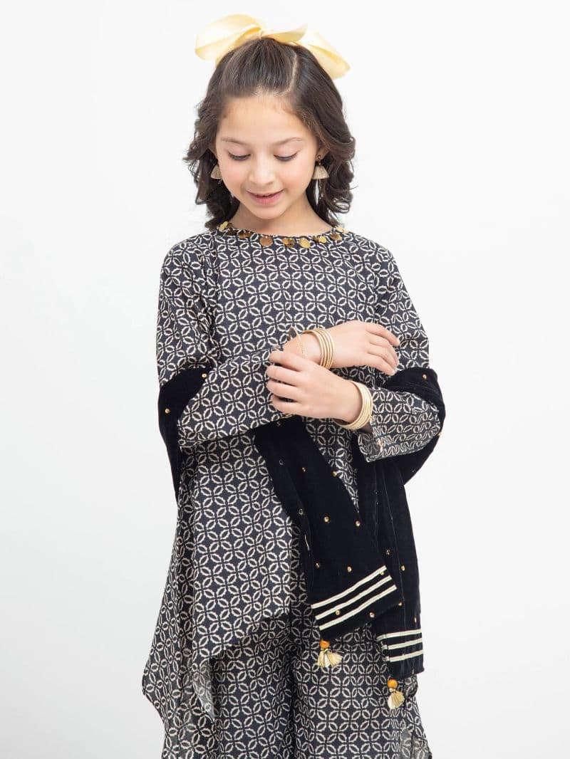 Printed Khaddar Suit - EGTKP5-70807-3P thumbnail