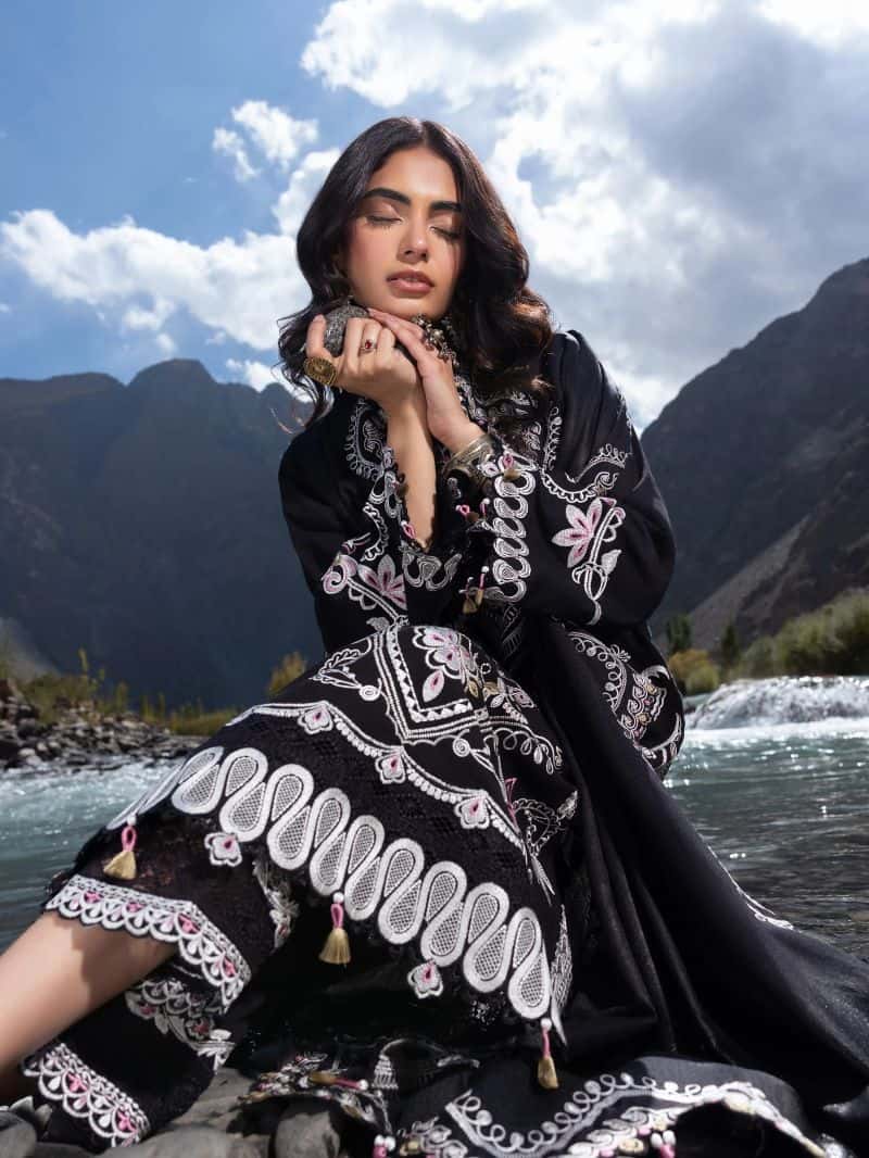 Embroidered Khaddar Suit - EWU6V11-34006-3P - alternate view
