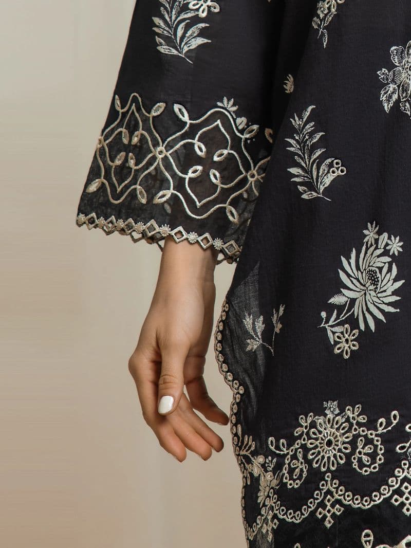 Embroidered Lawn Suit - EWU6V1-33014-3P thumbnail