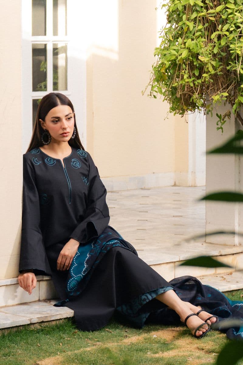 EMBROIDERED LAWN USE-9367 thumbnail