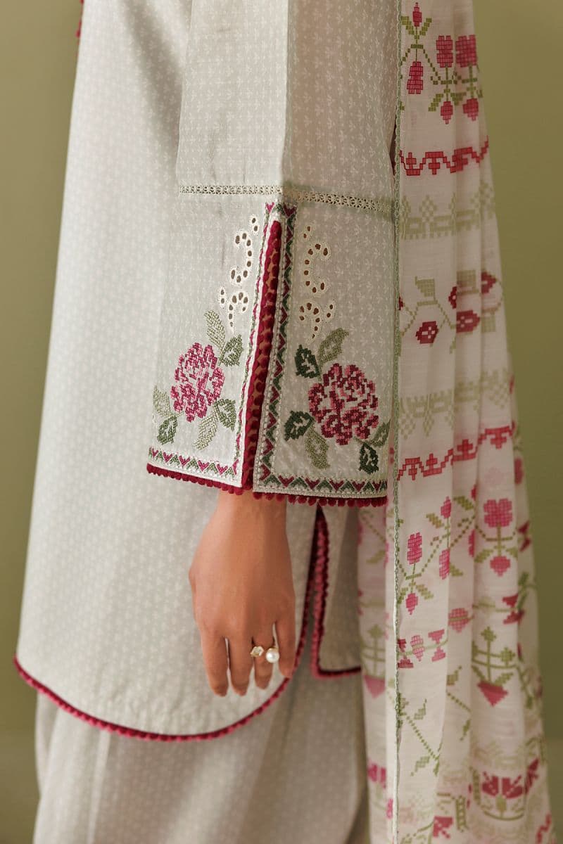 EMBROIDERED LAWN USE-9406 thumbnail