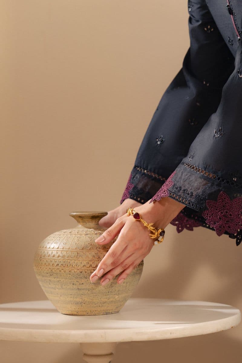 EMBROIDERED LAWN USE-9342 thumbnail