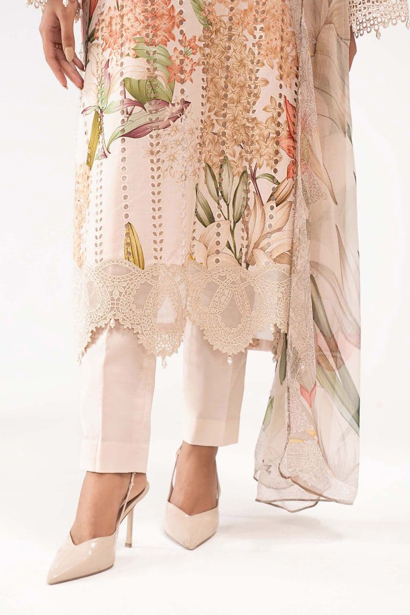3 Piece Embroidered Lawn Suit thumbnail