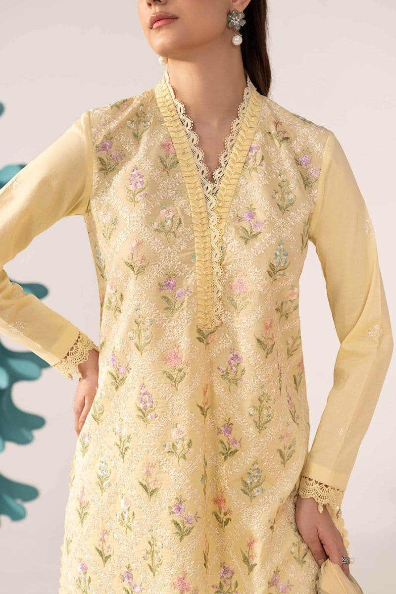 3 Piece Embroidered Lawn Suit thumbnail