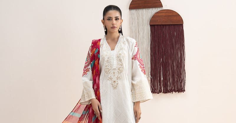 3 Piece Embroidered Lawn Suit thumbnail