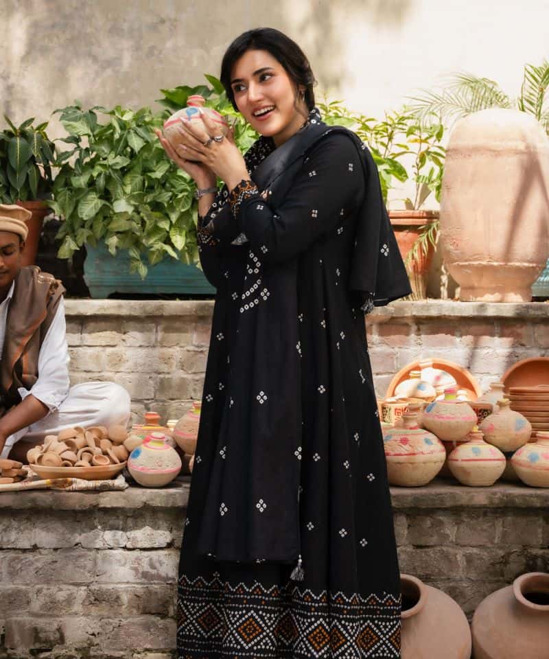 3 Piece - Printed Khaddar Suit