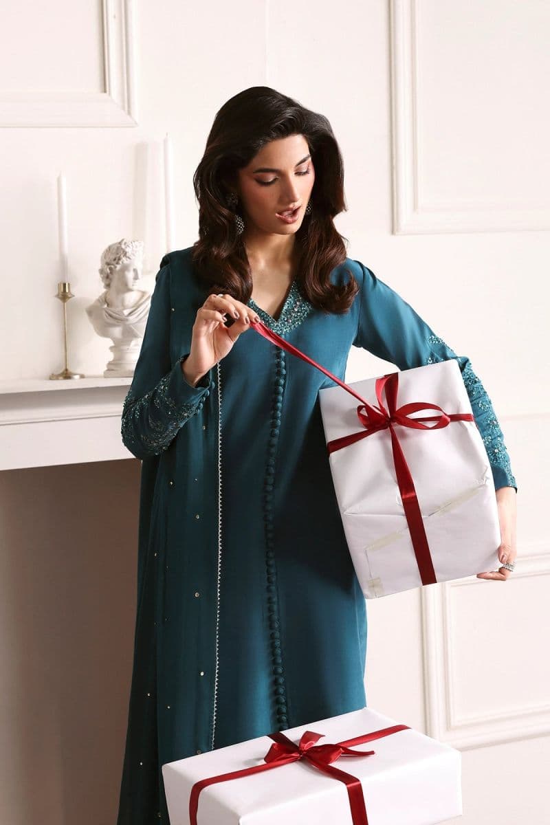 Embroidered Chiffon 3 Piece Ready-to-Wear Suit thumbnail