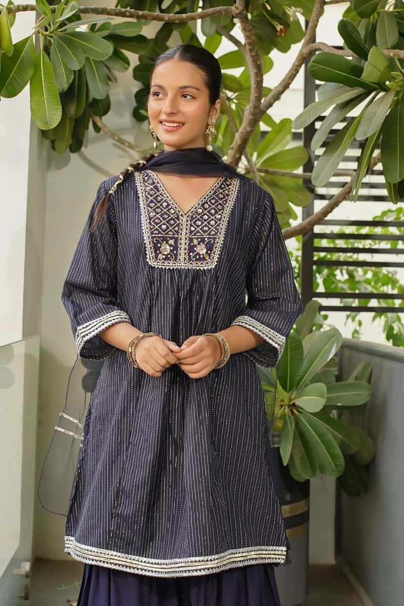 Zari Jacquard Hand Adda Work 3 Pc Suit - alternate view